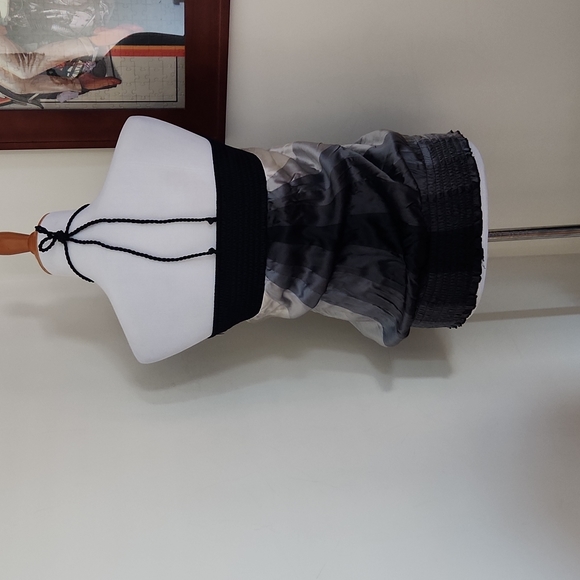 Bebe silk halter top - Picture 4 of 7